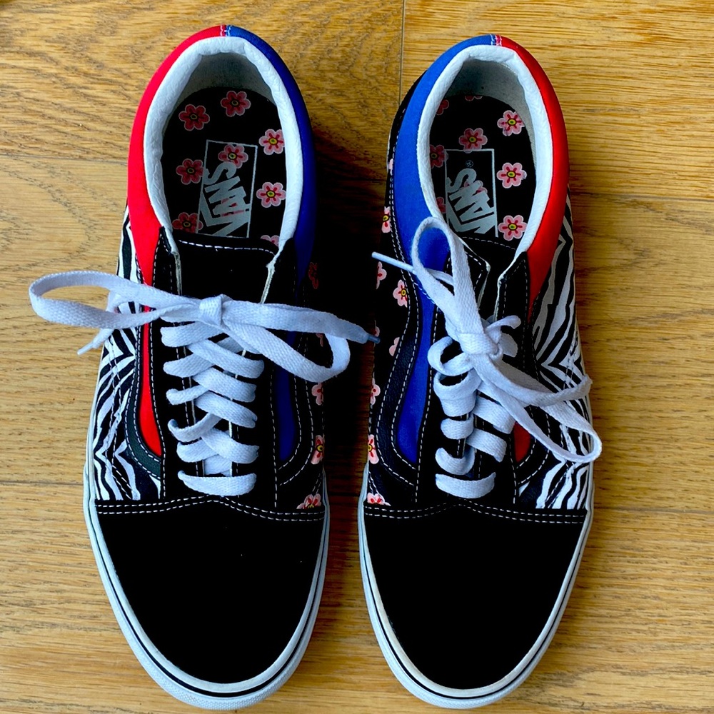 Gently used Vans Old School Korean Typography